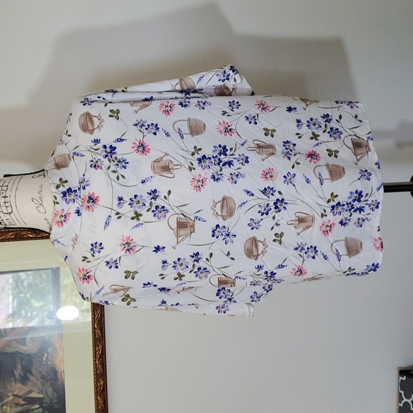 Floral with baskets and watering can blouse - Picture 6 of 9
